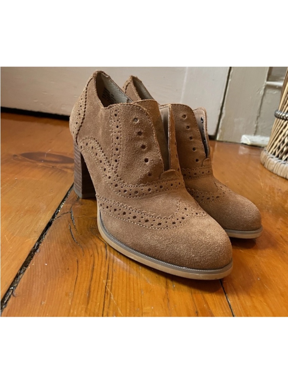 Steve Madden Omyra Cognac Brown Booties
